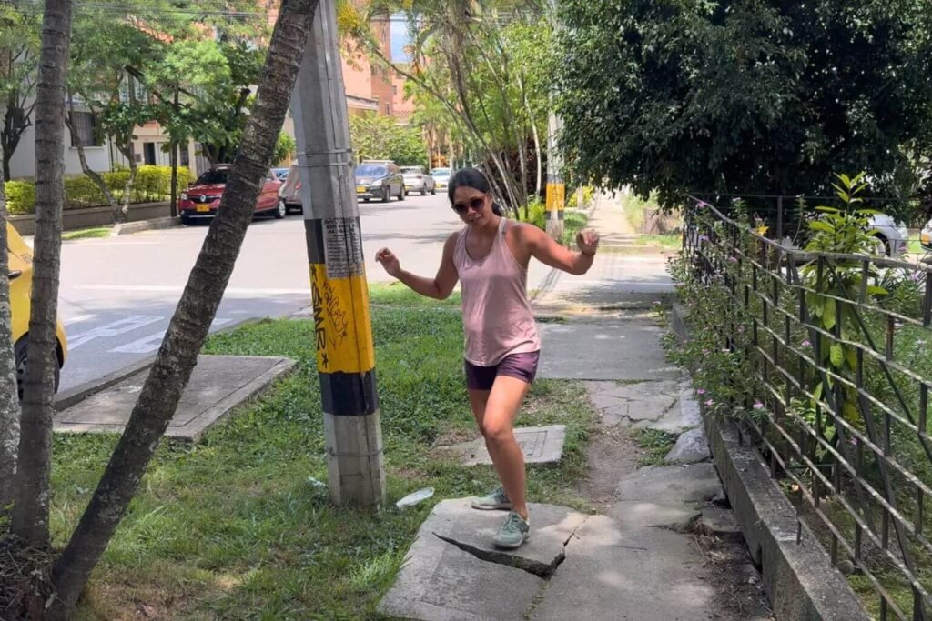 Walking in Medellin - Sidewalks