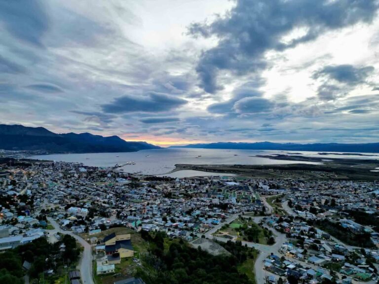 ushuaia-city-sunset