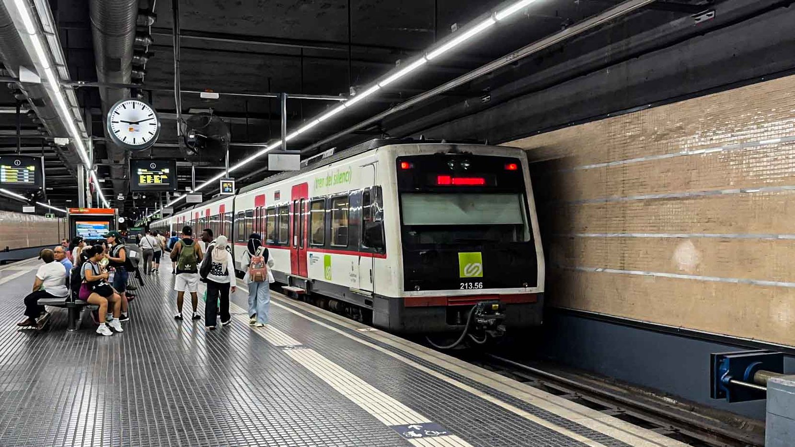 Train used to travel from Barcelona toward Montserrat.
